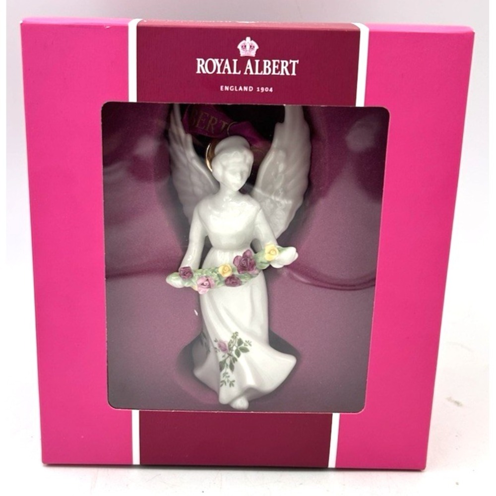 Royal Albert OLD COUNTRY ROSES ANGEL w/ GARLAND Christmas Ornament.